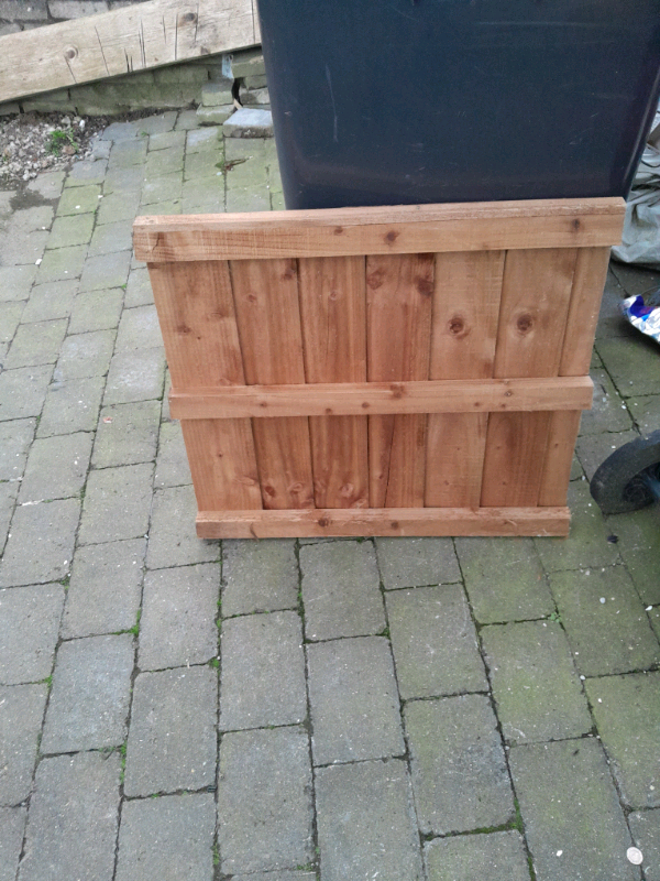 Small section of fence panel 