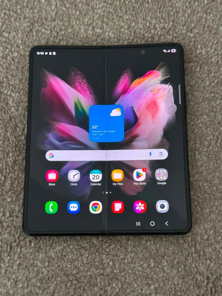 Samsung Galaxy Z Fold3 5G - Black, Good Condition