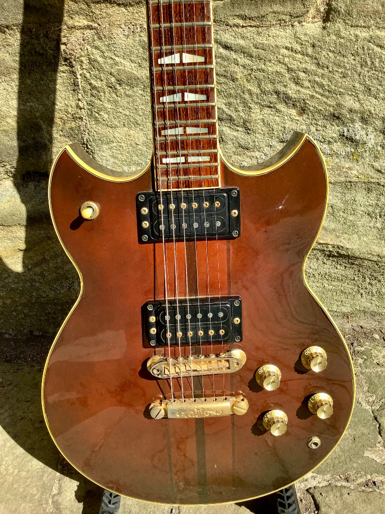 Yamaha SG-1500, walnut finish, made in Japan 1982. 