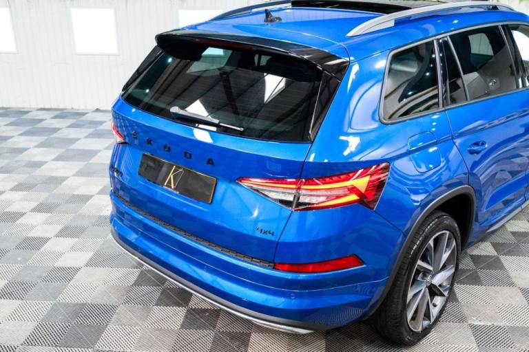 2022 Skoda Kodiaq 2.0 TDI SportLine SUV 5dr Diesel DSG 4WD Euro 6 (s/s) (7 Seat) (200 ps) ESTATE ...