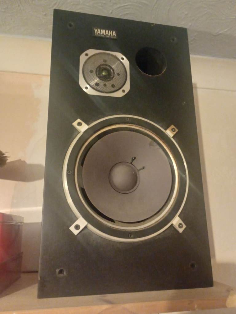 Yamaha NS 500 Stereo Speakers - Black, Good Condition.  Plus Original Brochure (photos 4-7)