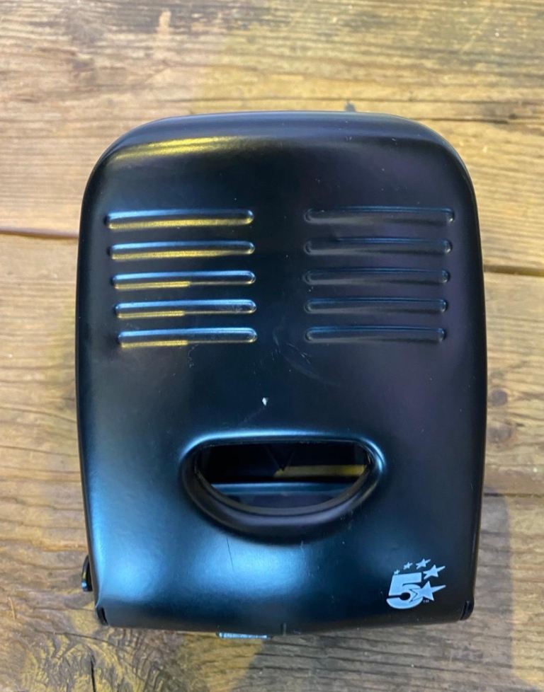 Durable 5 star hole punch, 20 sheets