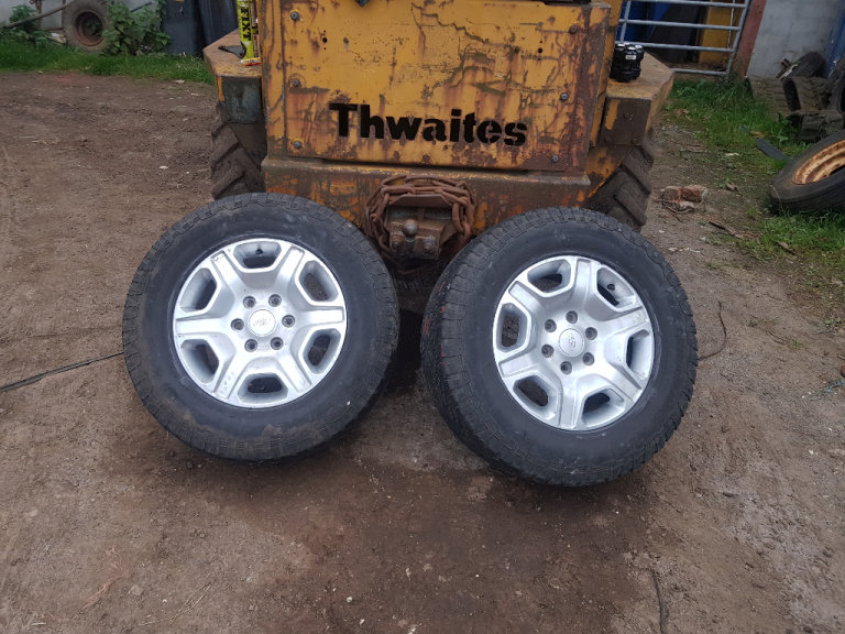 2 x R17 Ford Ranger Rims and Tryes