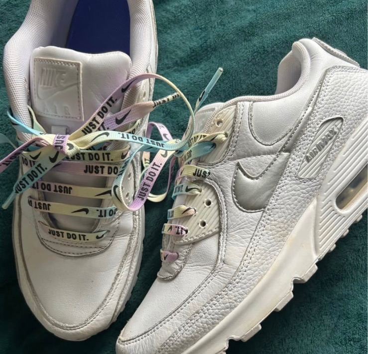 Nike air max 90 with limited edition Nike laces 