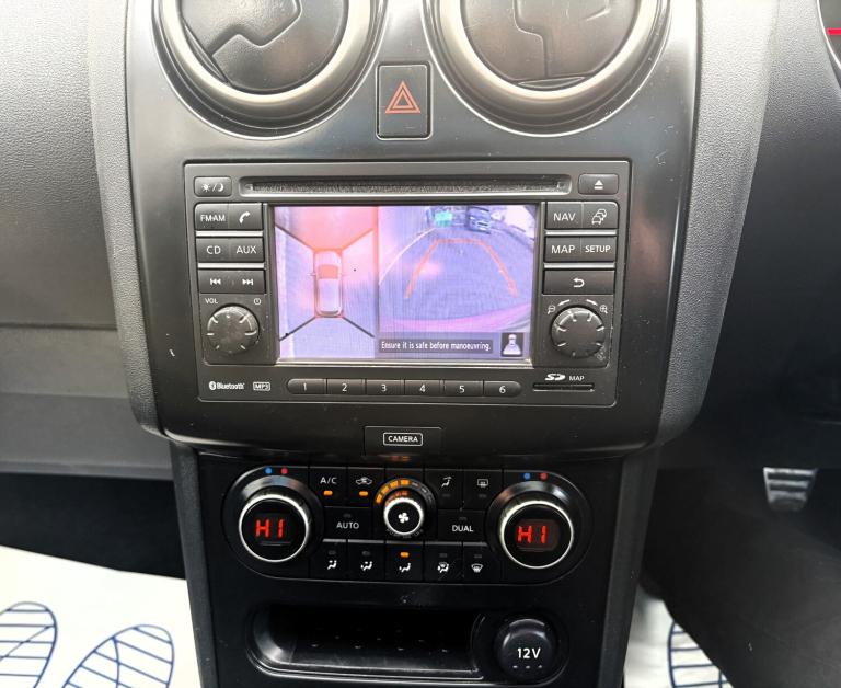 2013 Nissan Qashqai 1.6 [117] PETROL 360 5DR GREAT SPEC MPV SAT NAV PHONE PREP ETC !!! HATCHBACK ...