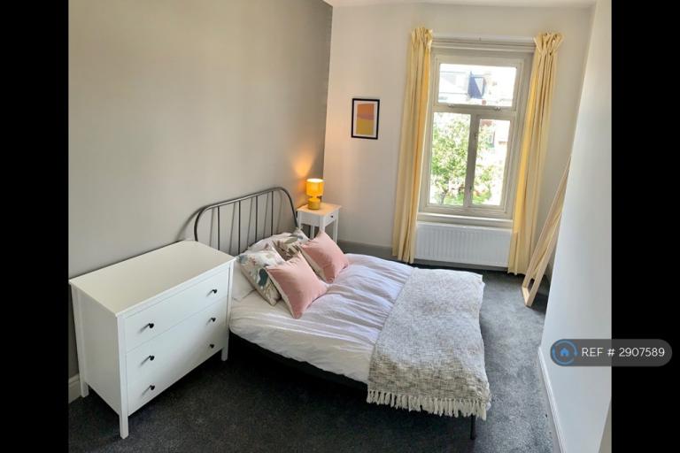 1 bedroom in Wadham Road, Portsmouth, PO2 (#2907589)