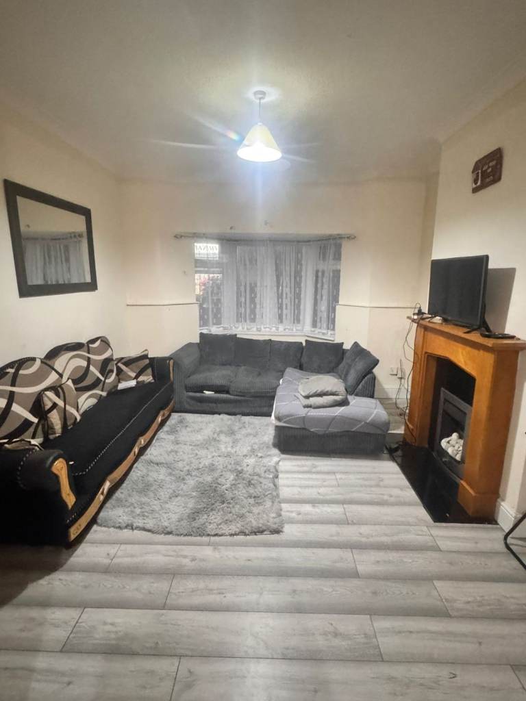 Large 3 Bedroom house to let 