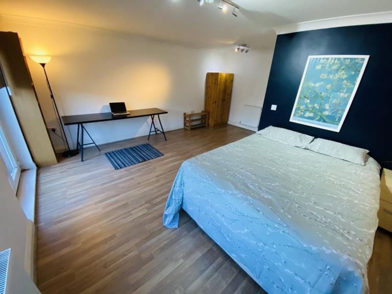 Spacious Furnished Bedroom to let in Bournemouth (BH11) 