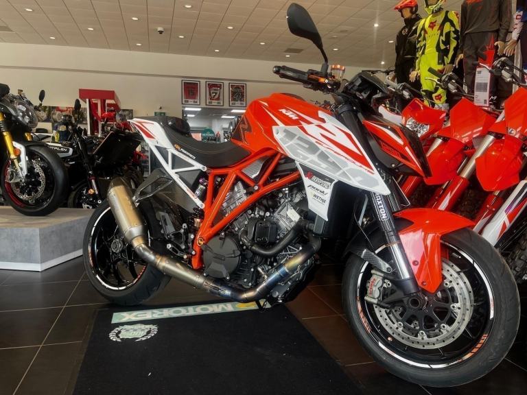KTM 1290 1290 Superduke R Loaded with extars