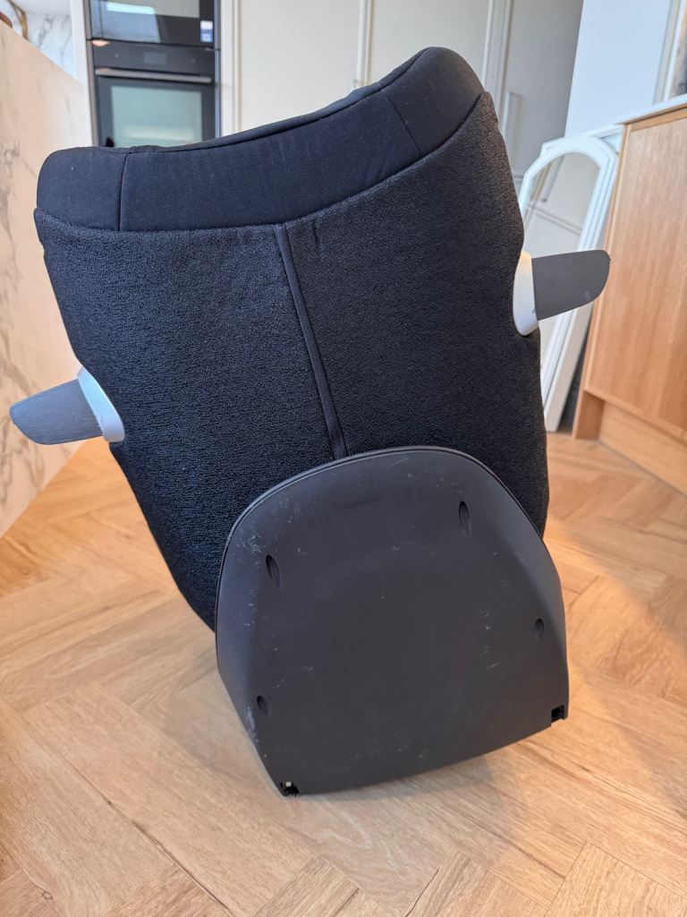 Cybex Sirona Z i-Size Car Seat + Base (Black)