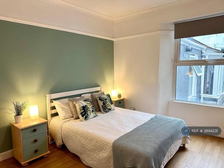 1 bedroom in Killigrew St, Falmouth, TR11 (#2894231)