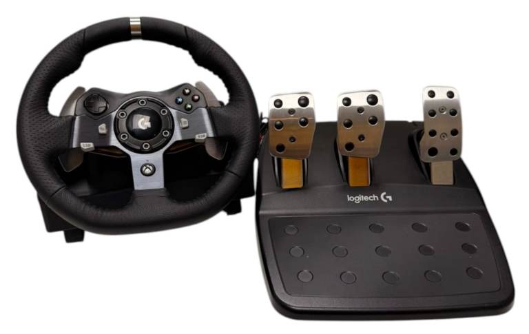 Logitech G920 Steering wheel with pedals and shifter