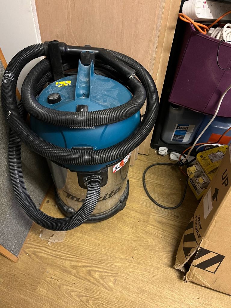 Makita l rated  hoover 