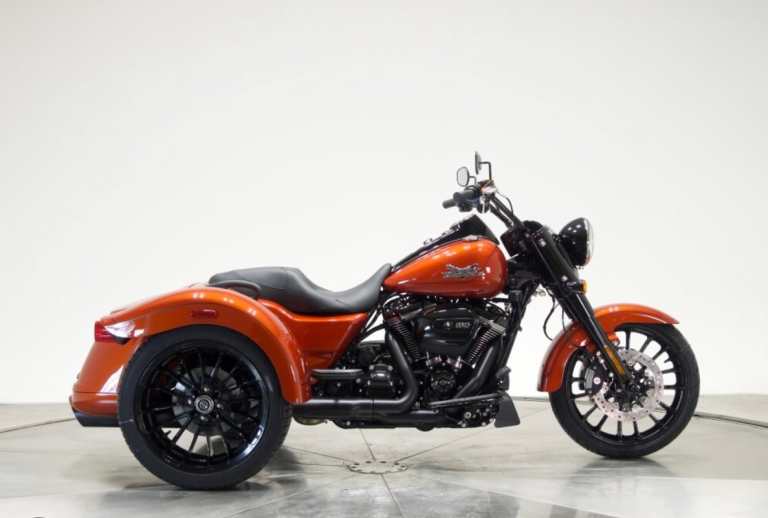 2026 Harley-Davidson TRIKE FLRT FREEWHEELER Trike Manual