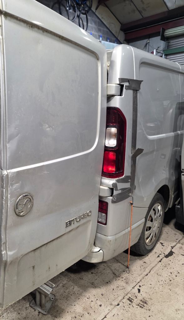 2015 VAUXHALL VIVARO/ RENAULT TRAFFIC BREAKING 