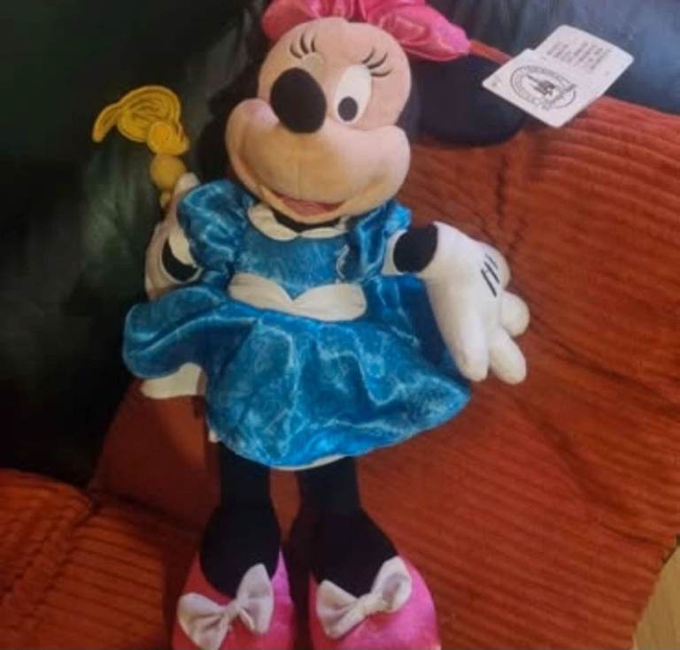 Minnie mouse plush 