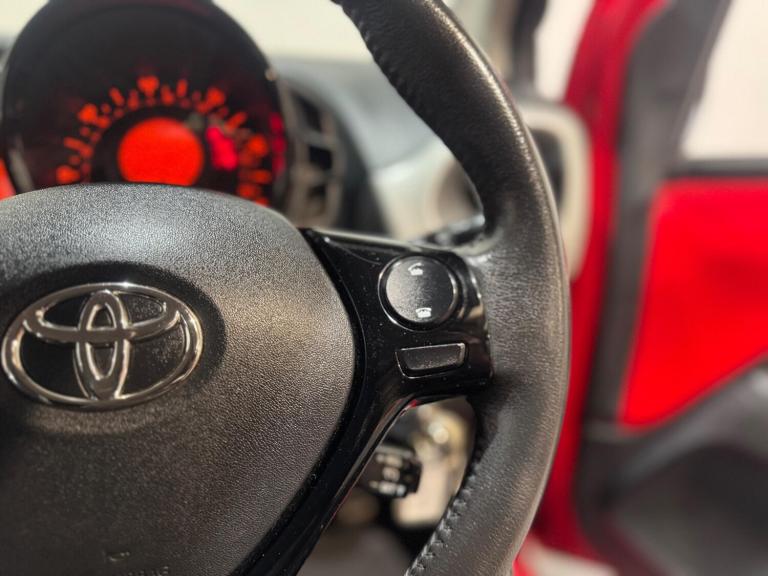 2015 Toyota AYGO 1.0 VVT-i x-play Euro 5 5dr Euro 5 HATCHBACK Petrol Manual