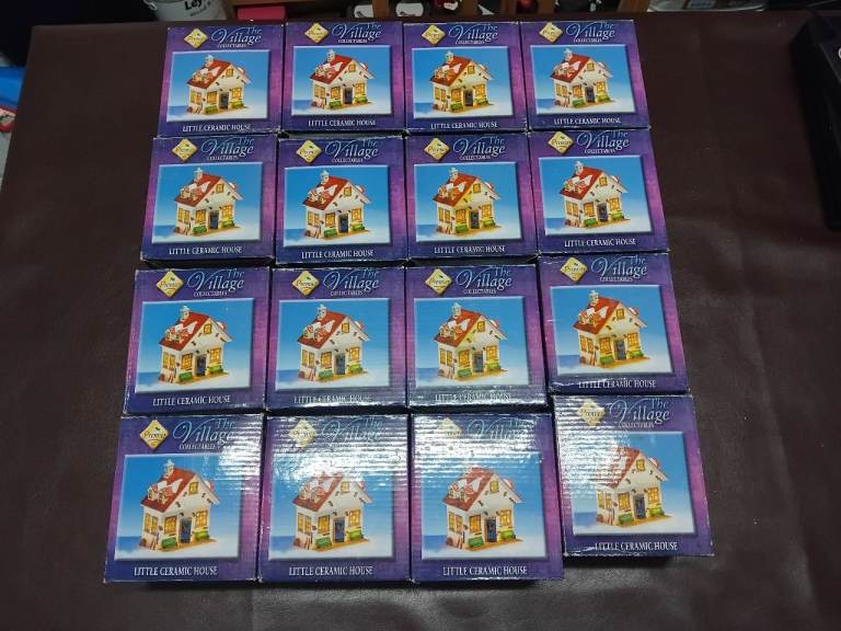 16 Premier The Christmas Village Collectibles Little Ceramic House vintage new