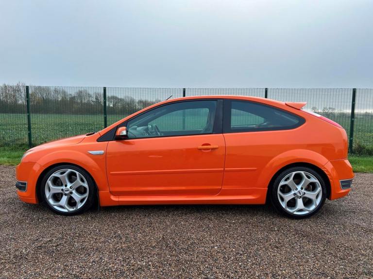 FORD FOCUS 2.5 ST * LOW MILEAGE * FRESH IMPORT *