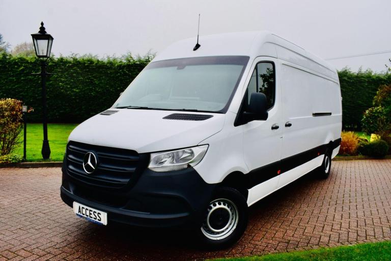 2023 Mercedes-Benz Sprinter 3.5t H2 Progressive Van PANEL VAN DIESEL Manual
