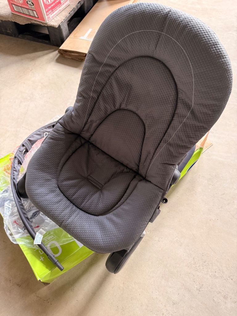 Chicco Hoopla Baby Bouncer 