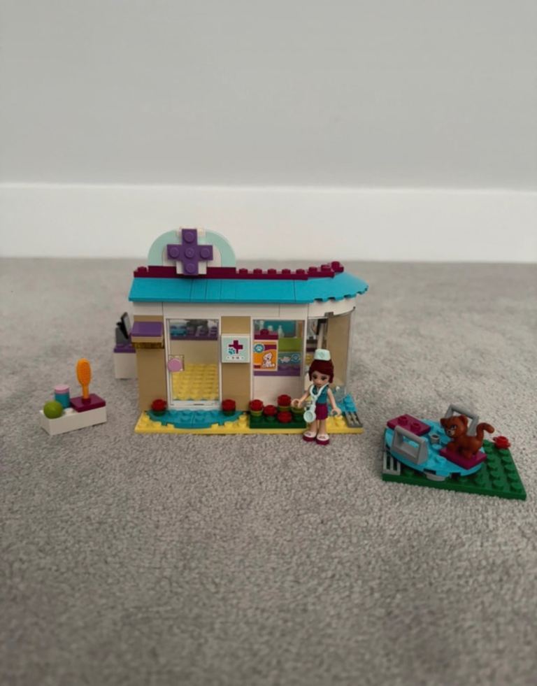 LEGO Friends Mia’s Vet Clinic