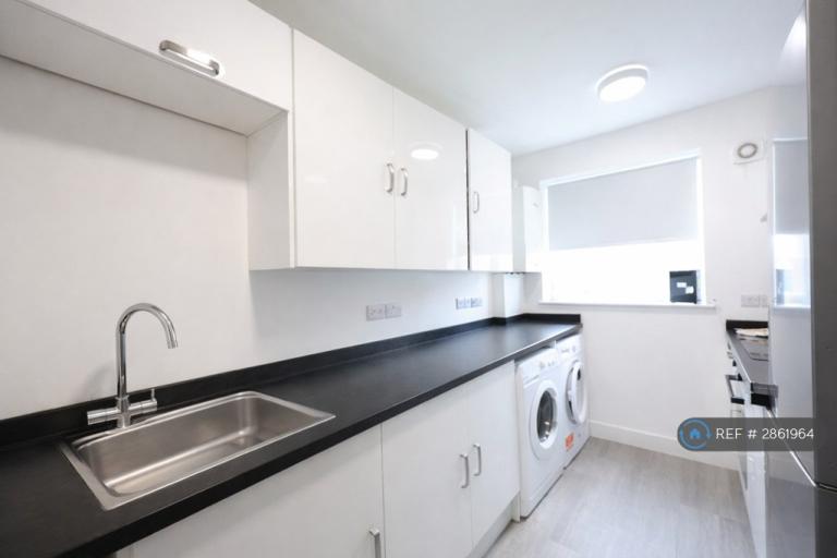 1 bedroom in Bixley Close, Norwich, NR5 (#2861964)