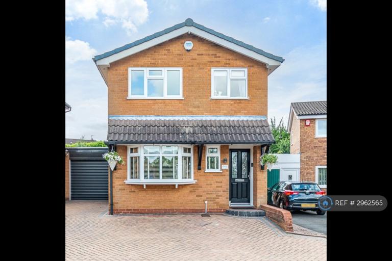 4 bedroom house in Beaumont Lawns, Marlbrook, B60 (4 bed) (#2962565)