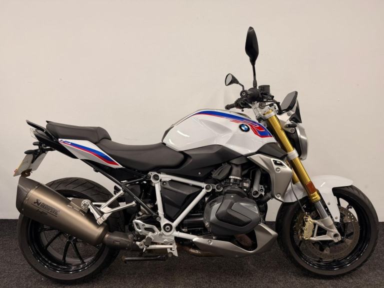 BMW R1250R SPORT ** MOT NOV 2026 - AKRAPOVIC EXHAUST - READY TO RIDE AWAY ** 