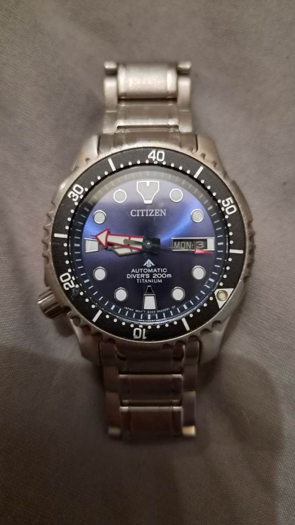 Citizen Automatic Divers 200m Watch – Titanium, Good Condition