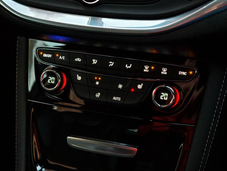 Vauxhall, ASTRA, Estate, 2017, Manual, 1399 (cc), 5 doors