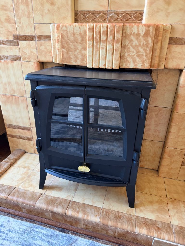 Dimplex electric stove 