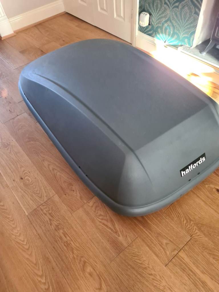 Roof box
