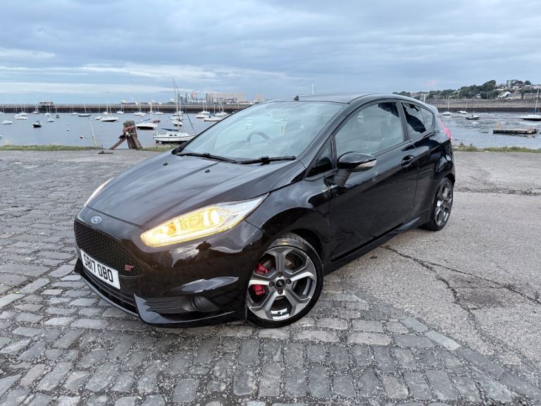 Ford, FIESTA, Hatchback, 2017, Manual, 1596 (cc), 3 doors