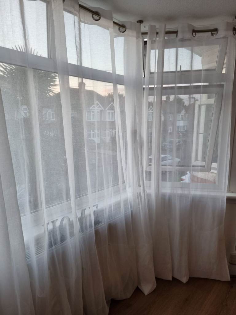 Very Clean Fully Furnished Two Double Bedroom Available ( Hounslow)