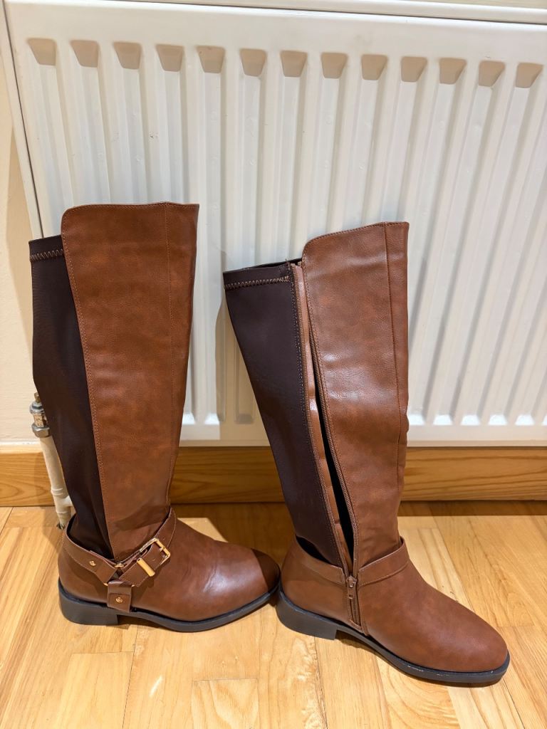 New Look - Wide Fit Tan Leather Buckle Knee High Women’s Boot - Never used - New with label
