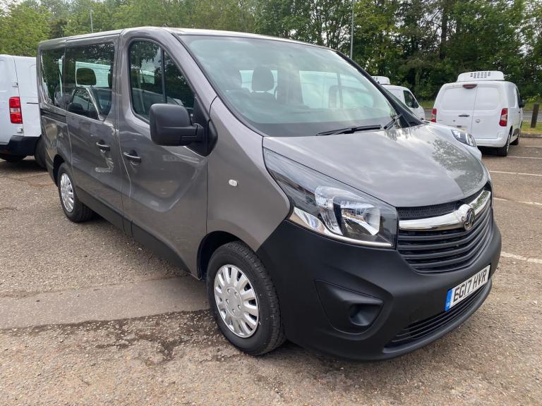 2017 17 Reg Vauxhall Vivaro 1.6CDTI Euro6 9 Seater Minibus Air Con +VAT 