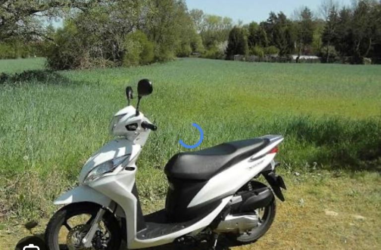 £50 Honda Vision Hire Rent Per Week - Cheapest in London