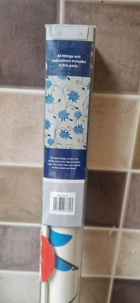 Sunlover "spring bloom" thermal roller blind – 120cm x 170cm (4ft)