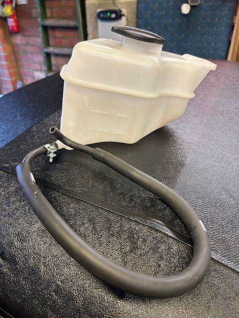 Kia Sorento Radiator expansion tank/reservoir