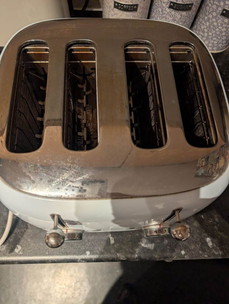 Smeg 4 slice blue toaster and kettle 