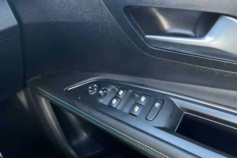 2022 Peugeot 5008 1.5 BlueHDi Allure Premium+ 5dr HATCHBACK DIESEL Manual