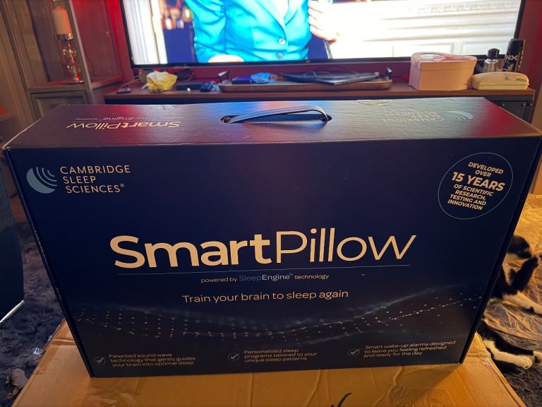 Cambridge smart pillow