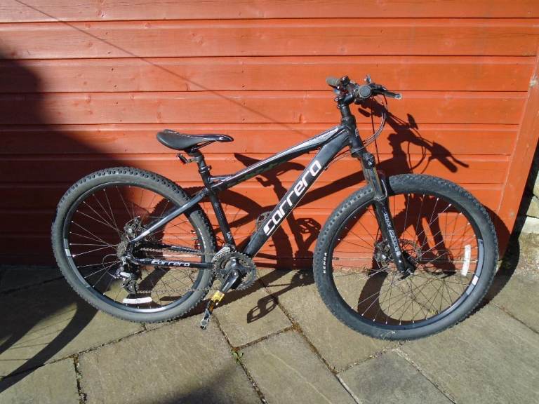 Carrera vengeance mountain bike, 16 inch lightweight frame, 27.5 inch wheels, 24 gears, disc brakes
