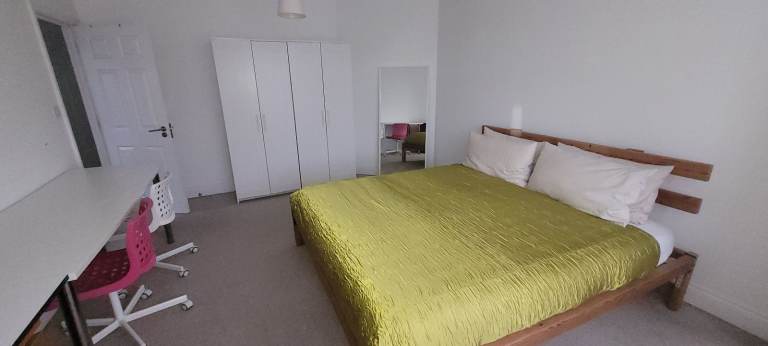 Large, sunny, fully furnished double room to let in Harrow,  Wembley, HA3.