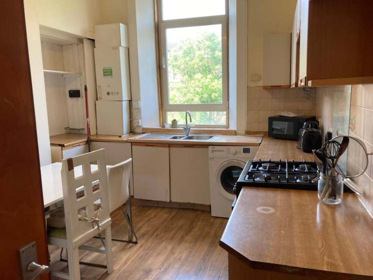 WEST END G4 9HX-HMO -EXECUTIVE 3 BED - 5 Minuites walk to Glasgow Uni 