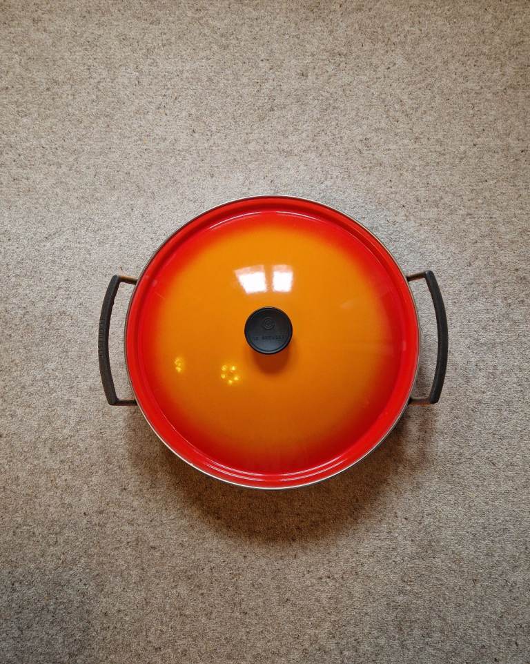 Le Creuset Wok
