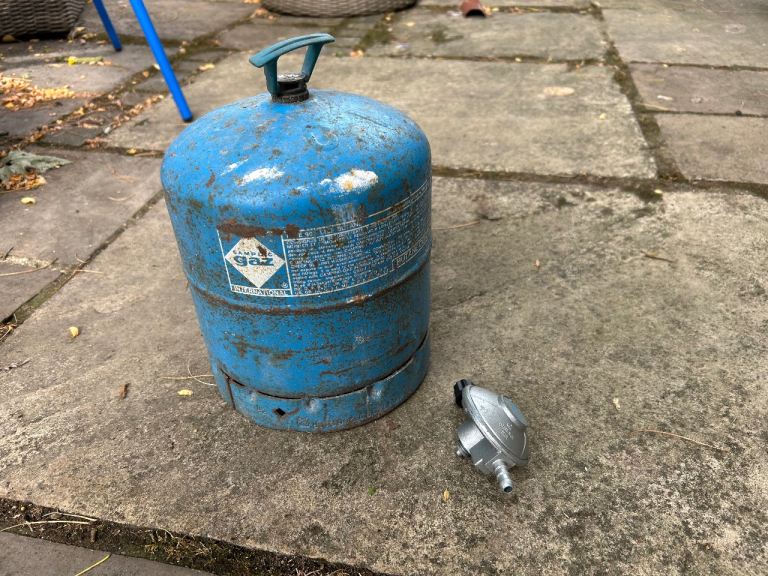 Campingaz Gas Bottle with Regulator – Fair Condition