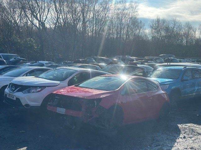 Scrap cars,  non runners cars 4 x 4s   All cars wanted T5s wanted 