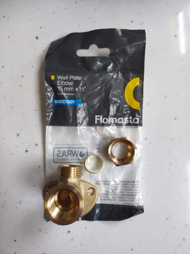Flomasta Wall Plate Elbow (15 mm x 1/2 inch) for Outside Tap